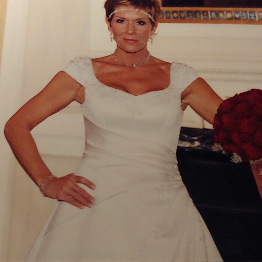 PRICED TO GO ♥❤♥EARLY MAGGIE SOTTERO WEDDING DRESS - Picture 6 of 9